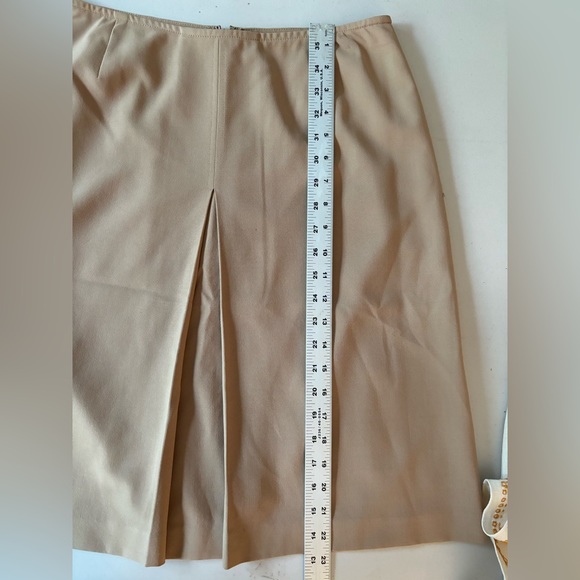 Eddie Bauer tan skirt - Picture 5 of 5